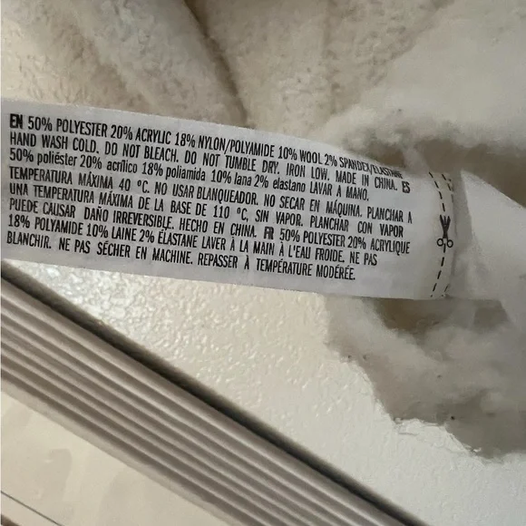 English Factory Ladies small Cream Cozy Crew Neck Sweater Wool Blend Sheep Fur - Picture 5 of 8